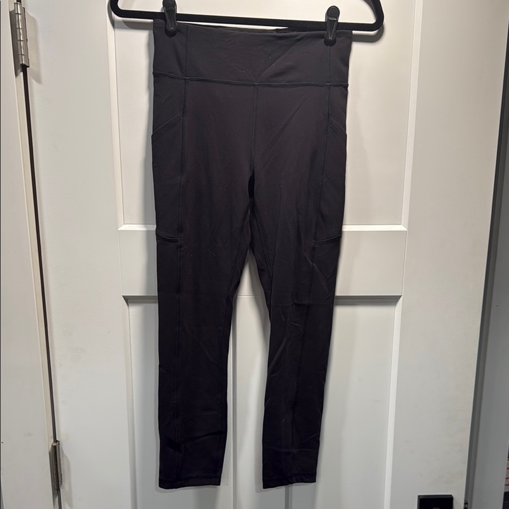 Lululemon Athletica Black High Waist Leggings 3/4 length with pockets